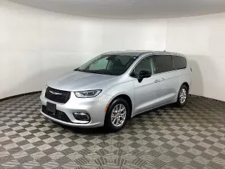 Chrysler Pacifica 2024 Touring L 4 puertas Minivan