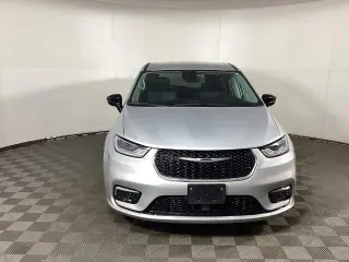 Chrysler Pacifica 2024 Touring L 4 puertas Minivan