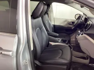 Chrysler Pacifica 2024 Touring L 4 puertas Minivan