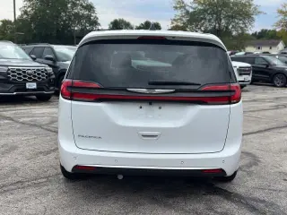 Chrysler Pacifica 2026 Select 4dr Mini-Van