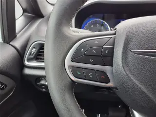 Chrysler Pacifica 2025 Select 4p Minivan