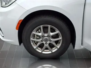 Chrysler Pacifica 2025 Select 4p Minivan