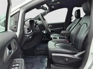 Chrysler Pacifica 2025 Select 4p Minivan