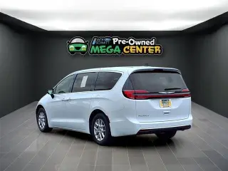 Chrysler Pacifica 2025 Select 4p Minivan