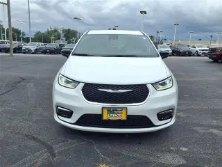 Chrysler Pacifica 2025 Select 4p Minivan