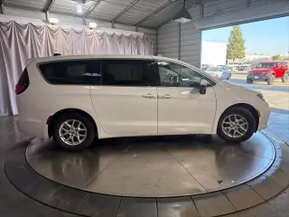 Chrysler Pacifica 2023 Touring L 4dr Mini-Van