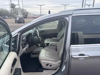 Chrysler Pacifica 2021 Touring L 4dr Mini-Van