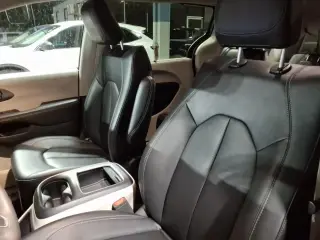 Chrysler Pacifica 2024 Touring L 4p Mini-Van