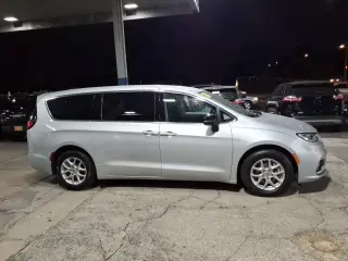 Chrysler Pacifica 2024 Touring L 4p Mini-Van