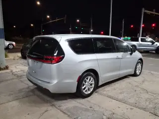 Chrysler Pacifica 2024 Touring L 4p Mini-Van