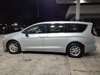 Chrysler Pacifica 2024 Touring L 4p Mini-Van