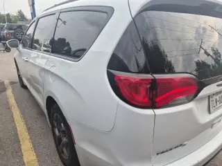 Chrysler Pacifica 2020 Touring L 4dr Mini-Van