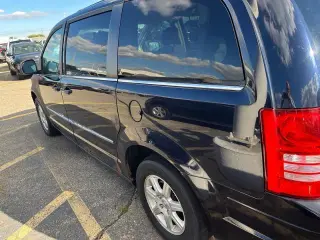 Chrysler Town and Country 2010 Touring 4dr Mini-Van