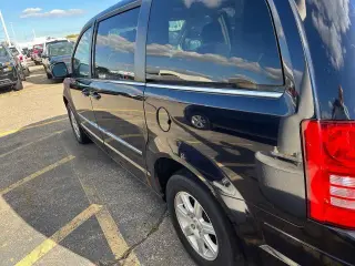 Chrysler Town and Country 2010 Touring 4dr Mini-Van