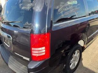 Chrysler Town and Country 2010 Touring 4dr Mini-Van