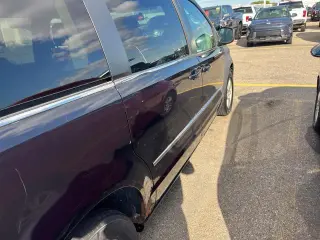 Chrysler Town and Country 2010 Touring 4dr Mini-Van
