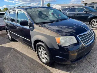 Chrysler Town and Country 2010 Touring 4dr Mini-Van