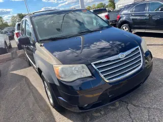 Chrysler Town and Country 2010 Touring 4dr Mini-Van