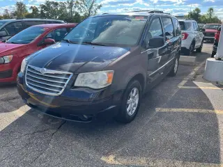 Chrysler Town and Country 2010 Touring 4dr Mini-Van