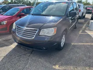 Chrysler Town and Country 2010 Touring 4dr Mini-Van