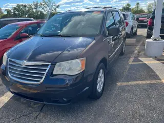 Chrysler Town and Country 2010 Touring 4dr Mini-Van