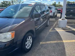 Chrysler Town and Country 2010 Touring 4dr Mini-Van