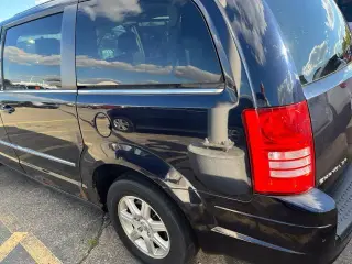Chrysler Town and Country 2010 Touring 4dr Mini-Van