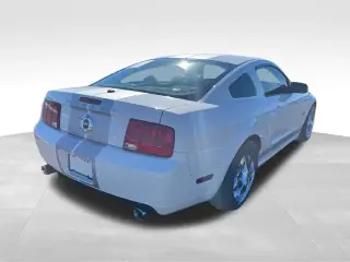 Ford Mustang 2007 GT Deluxe 2dr Fastback