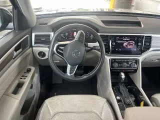 Volkswagen Atlas 2021 AWD V6 SEL Premium 4Motion 4dr SUV (lanzamiento a mitad de año)