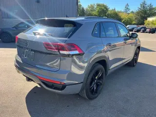 Volkswagen Atlas Cross Sport 2023 AWD V6 SEL R-Line Negro 4Motion 4p SUV