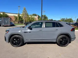 Volkswagen Atlas Cross Sport 2023 AWD V6 SEL R-Line Negro 4Motion 4p SUV