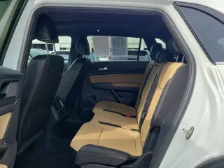 Volkswagen Atlas Cross Sport 2022 V6 SE 4dr SUV con Tecnología