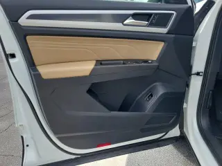Volkswagen Atlas Cross Sport 2022 V6 SE 4dr SUV con Tecnología