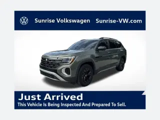 Volkswagen Atlas 2024 AWD Peak Edition SE 4Motion 4p SUV con Tecnología