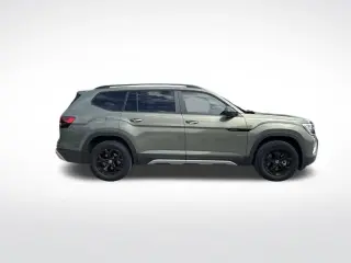 Volkswagen Atlas 2024 AWD Peak Edition SE 4Motion 4p SUV con Tecnología