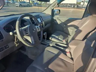 Nissan Frontier 2016 4x2 SL 4p Cab de tripulación corta 5 ft. Caja corta Pickup 5P