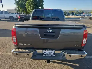 Nissan Frontier 2016 4x2 SL 4p Cab de tripulación corta 5 ft. Caja corta Pickup 5P
