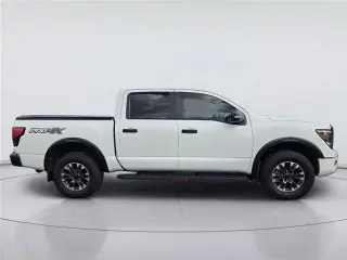 Nissan Titan 2024 4x4 PRO-4X 4p Camioneta Cabina Extendida 5.6 ft. CA