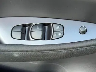 Nissan LEAF 2025 S 5p Hatchback