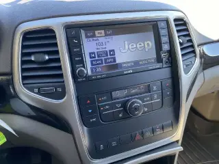 Jeep Grand Cherokee 2011 4x4 Laredo X 4p SUV