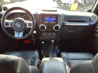 Jeep Wrangler Unlimited 2011 4x4 70º Aniversario SUV 4 puertas