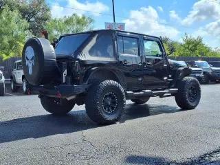 Jeep Wrangler Unlimited 2011 4x4 70º Aniversario SUV 4 puertas