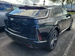 Cadillac LYRIQ 2024 AWD Luxury 1 4dr SUV