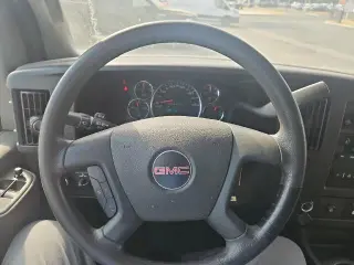 GMC Savana 2023 2500 3dr Camioneta de Carga