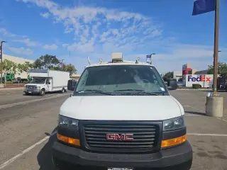GMC Savana 2023 2500 3dr Camioneta de Carga