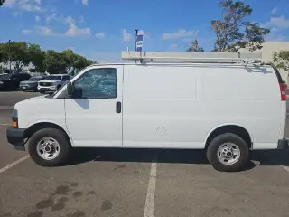 GMC Savana 2023 2500 3dr Camioneta de Carga