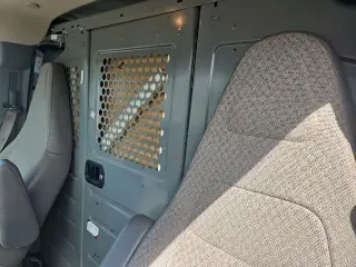 GMC Savana 2023 2500 3dr Camioneta de Carga