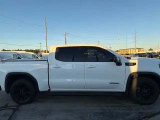 GMC Sierra 1500 2022 4x4 Elevation 4dr Crew Cab 5.8 ft. SB