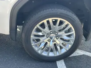 GMC Sierra 1500 2019 4x4 Denali 4dr Cabina de Tripulación 5.8 ft. CB