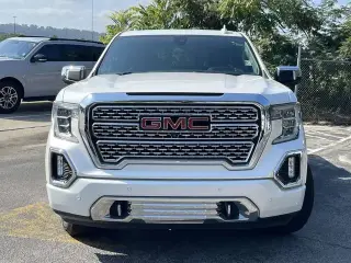 GMC Sierra 1500 2019 4x4 Denali 4dr Cabina de Tripulación 5.8 ft. CB